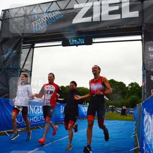 30.08.2026 - Elbe Triathlon Hamburg LAZAROV Photography http://msf.ph/oto/10091946 30.08.2026 16:15:53 Ziel  meine-sportfotos.de