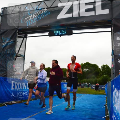 30.08.2026 - Elbe Triathlon Hamburg LAZAROV Photography http://msf.ph/oto/10091951 30.08.2026 16:16:47 Ziel  meine-sportfotos.de