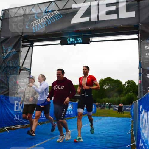 30.08.2026 - Elbe Triathlon Hamburg LAZAROV Photography http://msf.ph/oto/10091952 30.08.2026 16:16:47 Ziel  meine-sportfotos.de