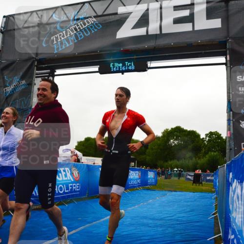 30.08.2026 - Elbe Triathlon Hamburg LAZAROV Photography http://msf.ph/oto/10091955 30.08.2026 16:16:48 Ziel  meine-sportfotos.de
