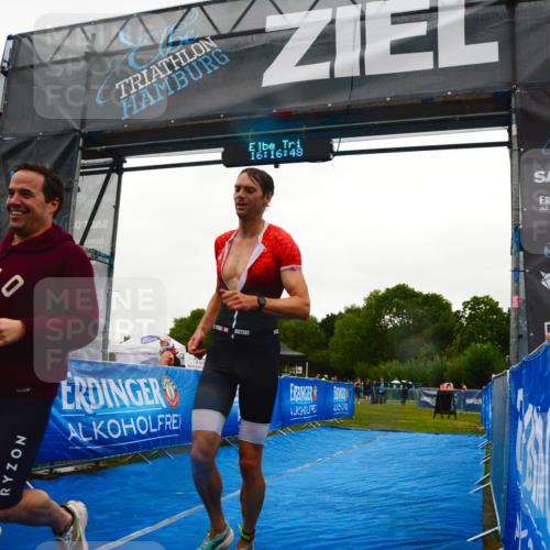 30.08.2026 - Elbe Triathlon Hamburg LAZAROV Photography http://msf.ph/oto/10091956 30.08.2026 16:16:48 Ziel  meine-sportfotos.de