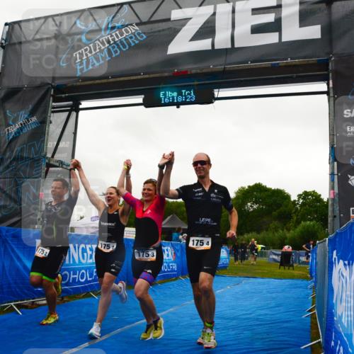 30.08.2026 - Elbe Triathlon Hamburg LAZAROV Photography http://msf.ph/oto/10091958 30.08.2026 16:18:22 Ziel  meine-sportfotos.de