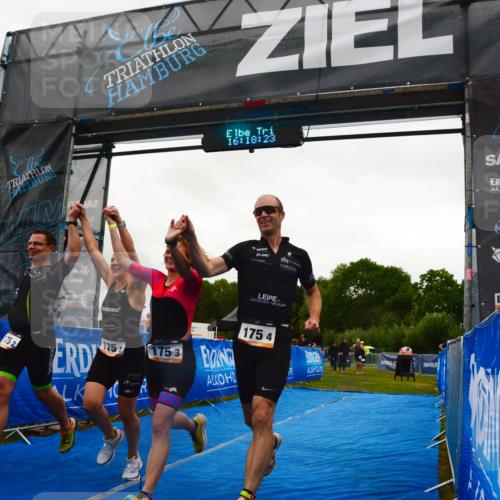 30.08.2026 - Elbe Triathlon Hamburg LAZAROV Photography http://msf.ph/oto/10091959 30.08.2026 16:18:23 Ziel  meine-sportfotos.de