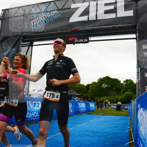 30.08.2026 - Elbe Triathlon Hamburg LAZAROV Photography http://msf.ph/oto/10091961 30.08.2026 16:18:23 Ziel  meine-sportfotos.de