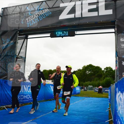 30.08.2026 - Elbe Triathlon Hamburg LAZAROV Photography http://msf.ph/oto/10091965 30.08.2026 16:18:31 Ziel  meine-sportfotos.de