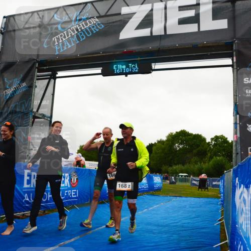 30.08.2026 - Elbe Triathlon Hamburg LAZAROV Photography http://msf.ph/oto/10091967 30.08.2026 16:18:31 Ziel  meine-sportfotos.de