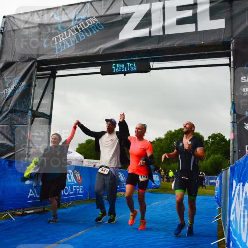 30.08.2026 - Elbe Triathlon Hamburg LAZAROV Photography http://msf.ph/oto/10091976 30.08.2026 16:21:37 Ziel  meine-sportfotos.de