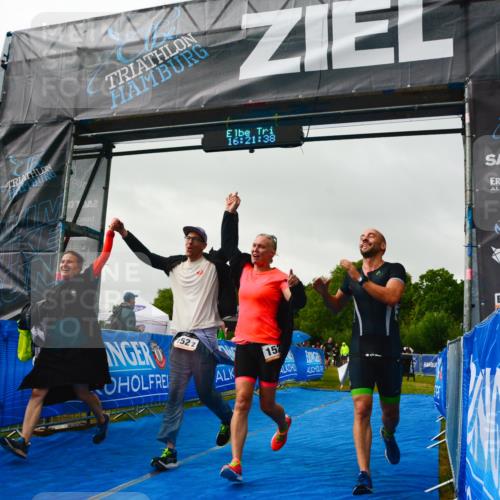 30.08.2026 - Elbe Triathlon Hamburg LAZAROV Photography http://msf.ph/oto/10091977 30.08.2026 16:21:37 Ziel  meine-sportfotos.de