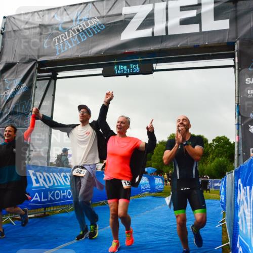30.08.2026 - Elbe Triathlon Hamburg LAZAROV Photography http://msf.ph/oto/10091978 30.08.2026 16:21:37 Ziel  meine-sportfotos.de