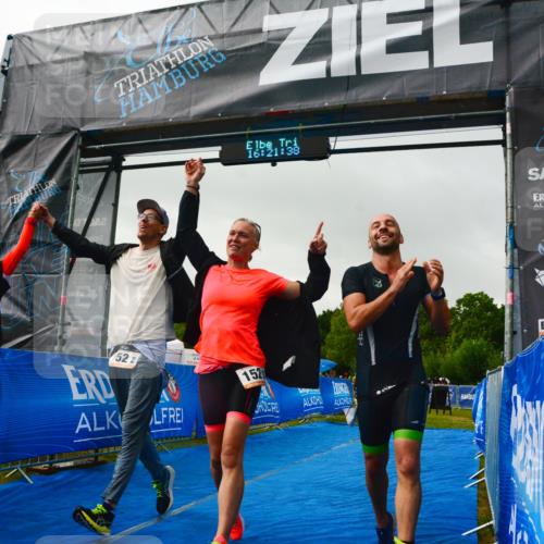 30.08.2026 - Elbe Triathlon Hamburg LAZAROV Photography http://msf.ph/oto/10091979 30.08.2026 16:21:37 Ziel  meine-sportfotos.de