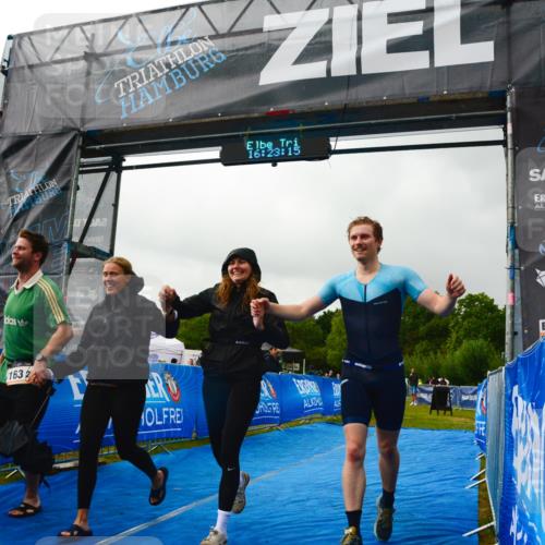 30.08.2026 - Elbe Triathlon Hamburg LAZAROV Photography http://msf.ph/oto/10091985 30.08.2026 16:23:14 Ziel  meine-sportfotos.de