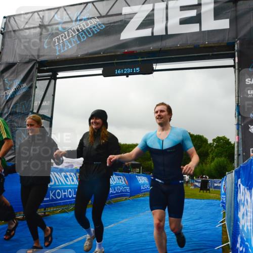 30.08.2026 - Elbe Triathlon Hamburg LAZAROV Photography http://msf.ph/oto/10091986 30.08.2026 16:23:14 Ziel  meine-sportfotos.de
