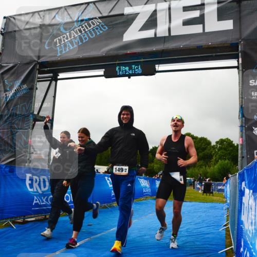 30.08.2026 - Elbe Triathlon Hamburg LAZAROV Photography http://msf.ph/oto/10091995 30.08.2026 16:24:58 Ziel  meine-sportfotos.de
