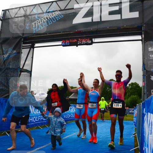 30.08.2026 - Elbe Triathlon Hamburg LAZAROV Photography http://msf.ph/oto/10092006 30.08.2026 16:25:54 Ziel  meine-sportfotos.de