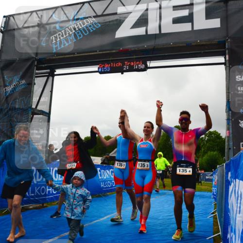 30.08.2026 - Elbe Triathlon Hamburg LAZAROV Photography http://msf.ph/oto/10092007 30.08.2026 16:25:54 Ziel  meine-sportfotos.de