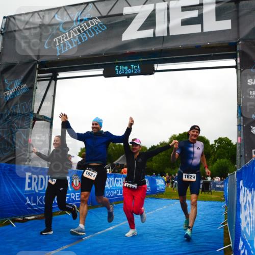 30.08.2026 - Elbe Triathlon Hamburg LAZAROV Photography http://msf.ph/oto/10092025 30.08.2026 16:28:21 Ziel  meine-sportfotos.de
