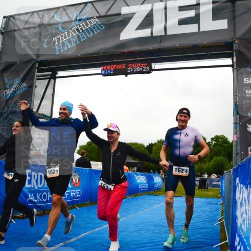 30.08.2026 - Elbe Triathlon Hamburg LAZAROV Photography http://msf.ph/oto/10092027 30.08.2026 16:28:22 Ziel  meine-sportfotos.de