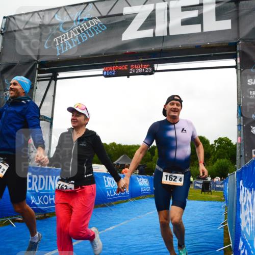 30.08.2026 - Elbe Triathlon Hamburg LAZAROV Photography http://msf.ph/oto/10092029 30.08.2026 16:28:22 Ziel  meine-sportfotos.de