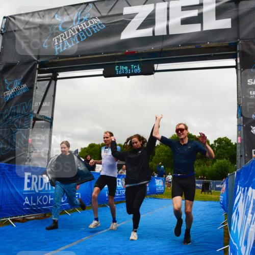 30.08.2026 - Elbe Triathlon Hamburg LAZAROV Photography http://msf.ph/oto/10092047 30.08.2026 16:31:04 Ziel  meine-sportfotos.de
