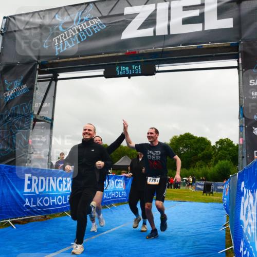 30.08.2026 - Elbe Triathlon Hamburg LAZAROV Photography http://msf.ph/oto/10092073 30.08.2026 16:31:30 Ziel  meine-sportfotos.de