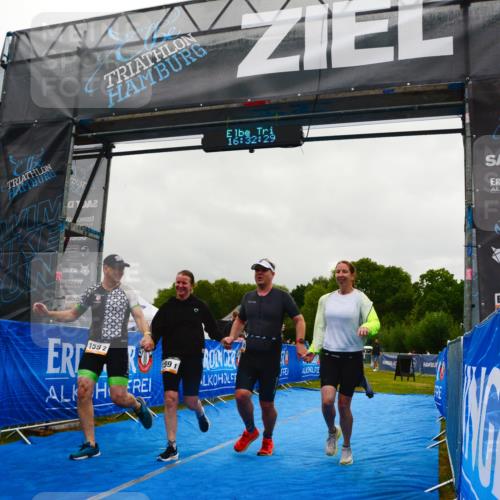 30.08.2026 - Elbe Triathlon Hamburg LAZAROV Photography http://msf.ph/oto/10092094 30.08.2026 16:32:29 Ziel  meine-sportfotos.de