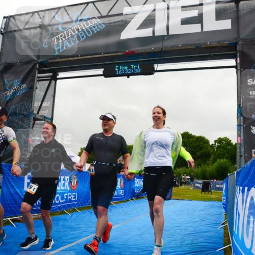 30.08.2026 - Elbe Triathlon Hamburg LAZAROV Photography http://msf.ph/oto/10092100 30.08.2026 16:32:29 Ziel  meine-sportfotos.de