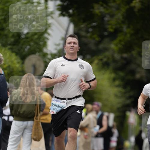 30.08.2026 - Blankeneser Heldenlauf Patografie http://msf.ph/oto/10092102 30.08.2026 12:27:31 Ziel 2398, 4106, 4229, 4324 meine-sportfotos.de