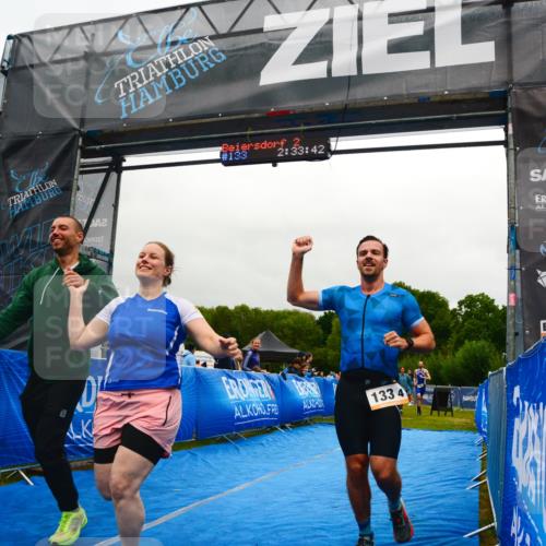30.08.2026 - Elbe Triathlon Hamburg LAZAROV Photography http://msf.ph/oto/10092111 30.08.2026 16:33:41 Ziel  meine-sportfotos.de