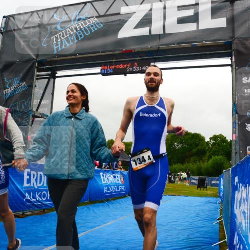30.08.2026 - Elbe Triathlon Hamburg LAZAROV Photography http://msf.ph/oto/10092127 30.08.2026 16:33:46 Ziel  meine-sportfotos.de