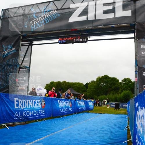 30.08.2026 - Elbe Triathlon Hamburg LAZAROV Photography http://msf.ph/oto/10092129 30.08.2026 16:33:48 Ziel  meine-sportfotos.de