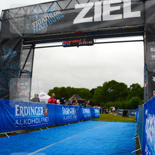 30.08.2026 - Elbe Triathlon Hamburg LAZAROV Photography http://msf.ph/oto/10092139 30.08.2026 16:33:49 Ziel  meine-sportfotos.de