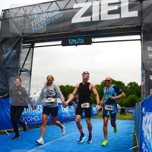 30.08.2026 - Elbe Triathlon Hamburg LAZAROV Photography http://msf.ph/oto/10092144 30.08.2026 16:34:28 Ziel  meine-sportfotos.de