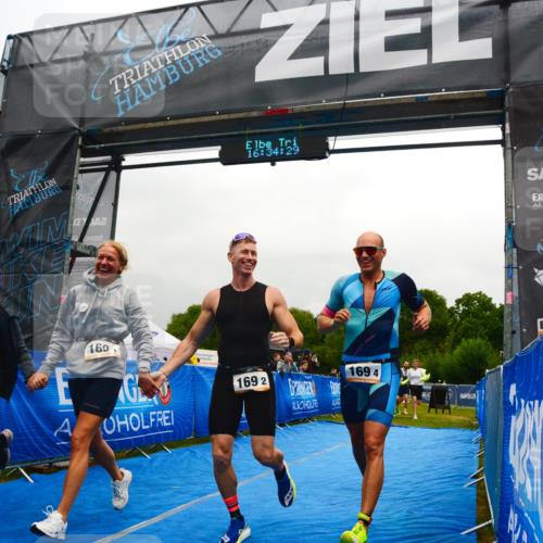 30.08.2026 - Elbe Triathlon Hamburg LAZAROV Photography http://msf.ph/oto/10092148 30.08.2026 16:34:29 Ziel  meine-sportfotos.de