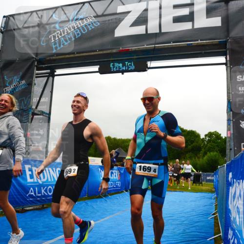 30.08.2026 - Elbe Triathlon Hamburg LAZAROV Photography http://msf.ph/oto/10092151 30.08.2026 16:34:29 Ziel  meine-sportfotos.de