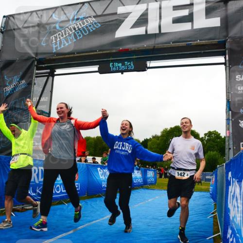 30.08.2026 - Elbe Triathlon Hamburg LAZAROV Photography http://msf.ph/oto/10092179 30.08.2026 16:35:32 Ziel  meine-sportfotos.de