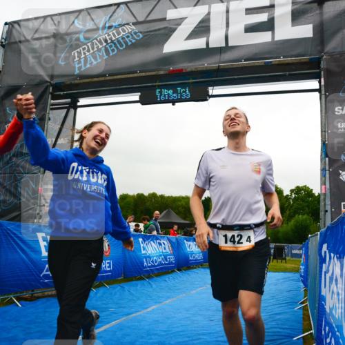 30.08.2026 - Elbe Triathlon Hamburg LAZAROV Photography http://msf.ph/oto/10092184 30.08.2026 16:35:32 Ziel  meine-sportfotos.de