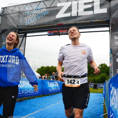 30.08.2026 - Elbe Triathlon Hamburg LAZAROV Photography http://msf.ph/oto/10092186 30.08.2026 16:35:32 Ziel  meine-sportfotos.de