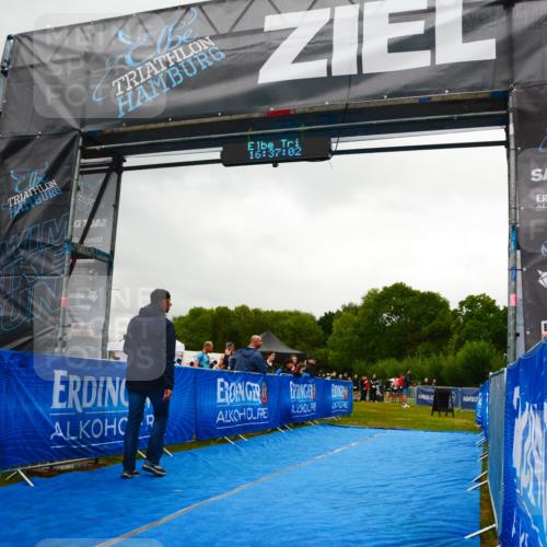 30.08.2026 - Elbe Triathlon Hamburg LAZAROV Photography http://msf.ph/oto/10092189 30.08.2026 16:37:01 Ziel  meine-sportfotos.de