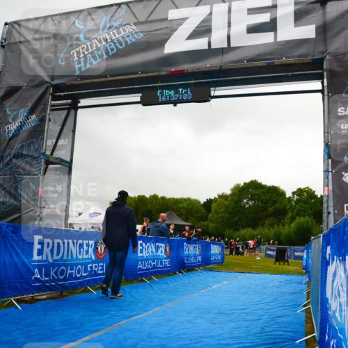 30.08.2026 - Elbe Triathlon Hamburg LAZAROV Photography http://msf.ph/oto/10092195 30.08.2026 16:37:02 Ziel  meine-sportfotos.de