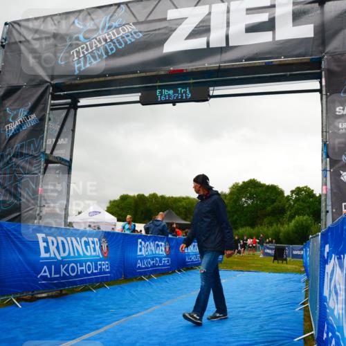 30.08.2026 - Elbe Triathlon Hamburg LAZAROV Photography http://msf.ph/oto/10092198 30.08.2026 16:37:18 Ziel  meine-sportfotos.de