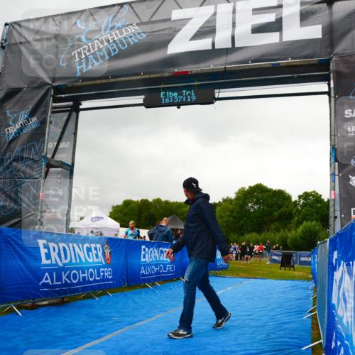 30.08.2026 - Elbe Triathlon Hamburg LAZAROV Photography http://msf.ph/oto/10092200 30.08.2026 16:37:18 Ziel  meine-sportfotos.de
