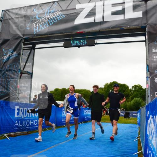 30.08.2026 - Elbe Triathlon Hamburg LAZAROV Photography http://msf.ph/oto/10092208 30.08.2026 16:37:26 Ziel  meine-sportfotos.de