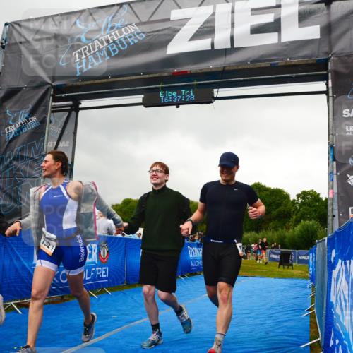 30.08.2026 - Elbe Triathlon Hamburg LAZAROV Photography http://msf.ph/oto/10092217 30.08.2026 16:37:27 Ziel  meine-sportfotos.de