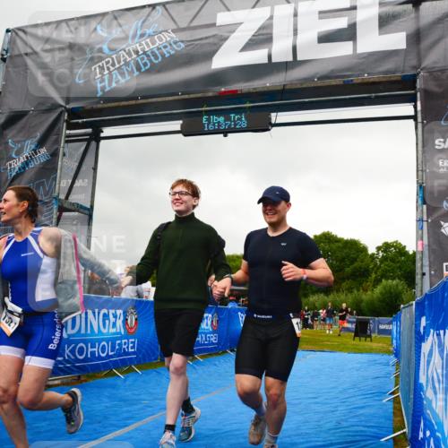 30.08.2026 - Elbe Triathlon Hamburg LAZAROV Photography http://msf.ph/oto/10092219 30.08.2026 16:37:27 Ziel  meine-sportfotos.de
