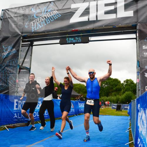 30.08.2026 - Elbe Triathlon Hamburg LAZAROV Photography http://msf.ph/oto/10092220 30.08.2026 16:38:33 Ziel  meine-sportfotos.de