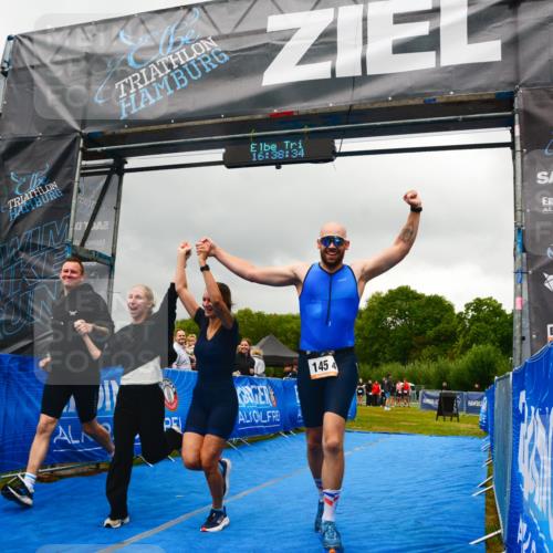 30.08.2026 - Elbe Triathlon Hamburg LAZAROV Photography http://msf.ph/oto/10092222 30.08.2026 16:38:33 Ziel  meine-sportfotos.de