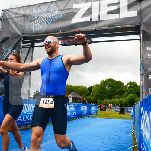 30.08.2026 - Elbe Triathlon Hamburg LAZAROV Photography http://msf.ph/oto/10092228 30.08.2026 16:38:34 Ziel  meine-sportfotos.de