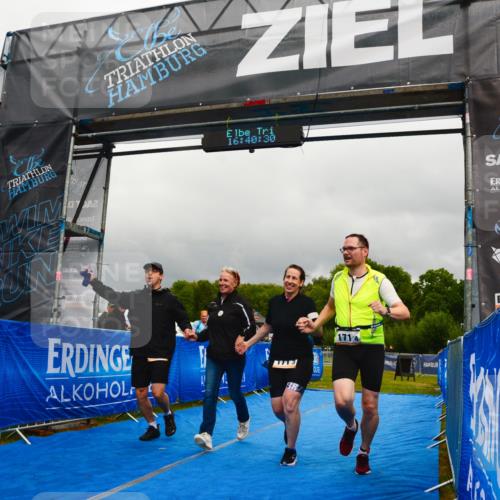 30.08.2026 - Elbe Triathlon Hamburg LAZAROV Photography http://msf.ph/oto/10092253 30.08.2026 16:40:29 Ziel  meine-sportfotos.de