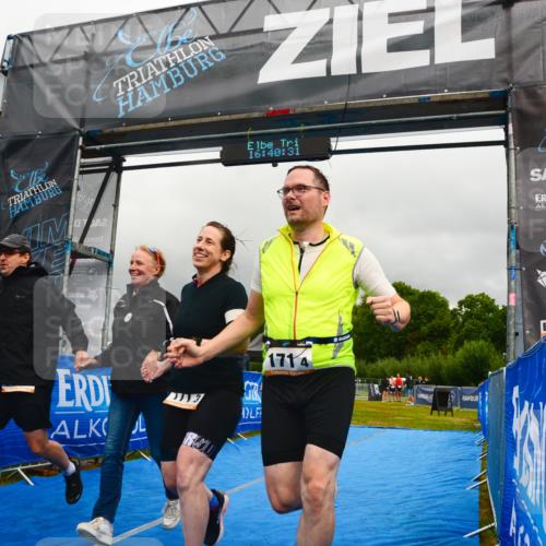 30.08.2026 - Elbe Triathlon Hamburg LAZAROV Photography http://msf.ph/oto/10092260 30.08.2026 16:40:30 Ziel  meine-sportfotos.de