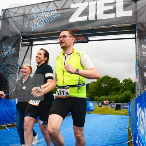 30.08.2026 - Elbe Triathlon Hamburg LAZAROV Photography http://msf.ph/oto/10092262 30.08.2026 16:40:30 Ziel  meine-sportfotos.de